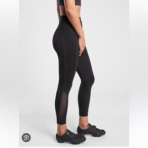 NWOT- Athleta Women’s High Gear 7/8 Tight Leggings